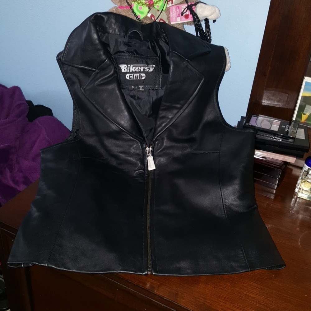 Leather Vest with front Zipper